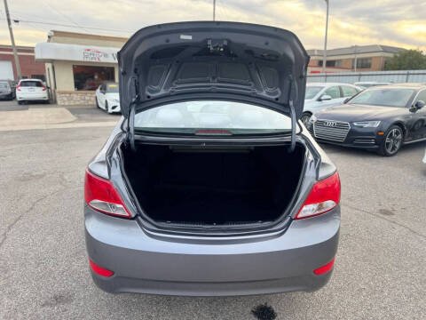 2016 Hyundai Accent SE