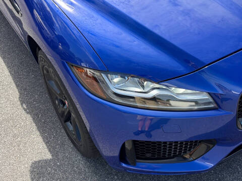 2018 Jaguar F-PACE S