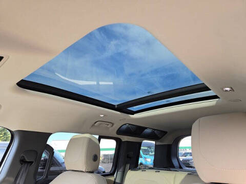 2024 Land Rover Defender 110 P300 S