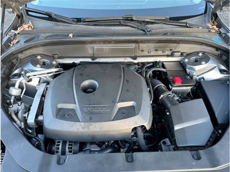 2018 Volvo XC60 T5 Momentum