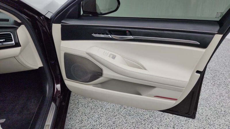 2020 Genesis G90