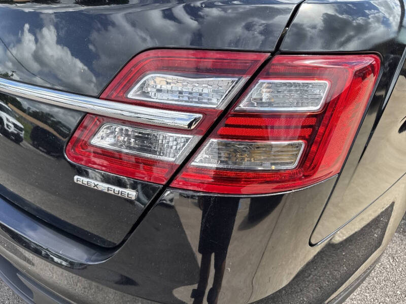 2018 Ford Taurus SE