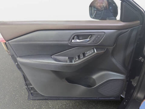 2022 Nissan Rogue SL
