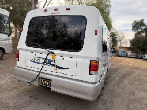 2004 Winnebago Rialta 22HD
