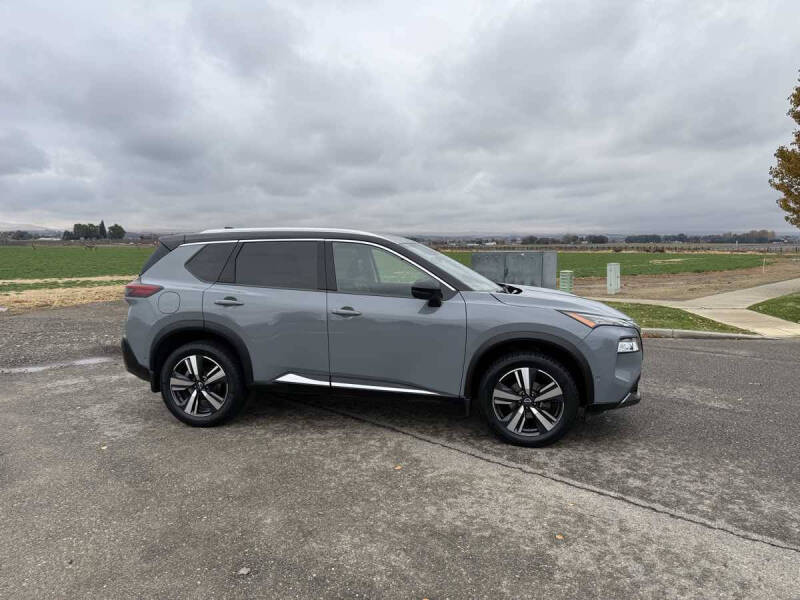 2022 Nissan Rogue SL