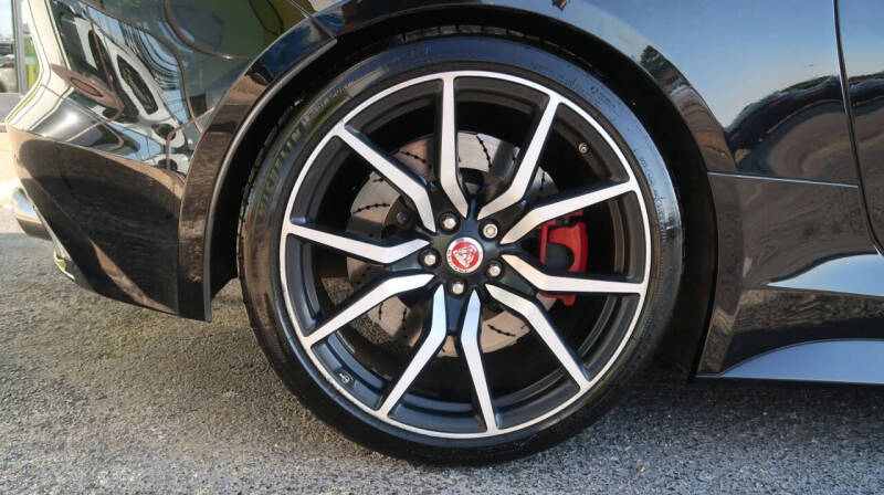 2016 Jaguar F-TYPE R