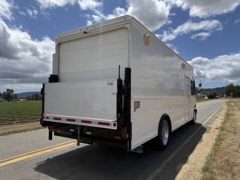2014 Freightliner MT55 Chassis