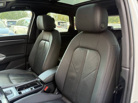 2020 Audi Q3 quattro Premium 45 TFSI