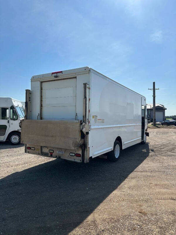 2010 Freightliner MT45 Chassis