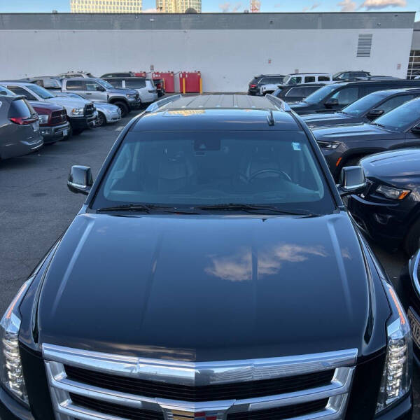 2018 Cadillac Escalade ESV Luxury