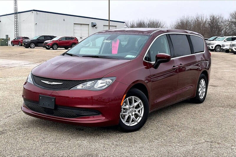 2023 Chrysler Voyager LX