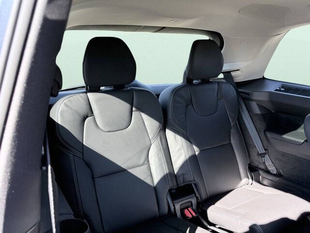 2025 Volvo XC90 T8 Ultra Bright Theme 6P