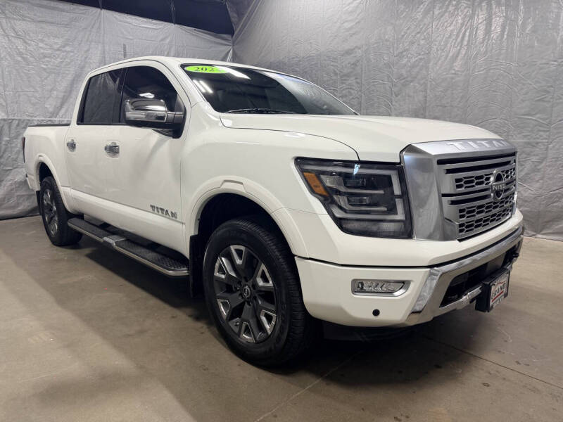 2024 Nissan Titan Platinum Reserve's photo