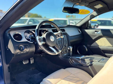 2012 Ford Mustang V6 Premium