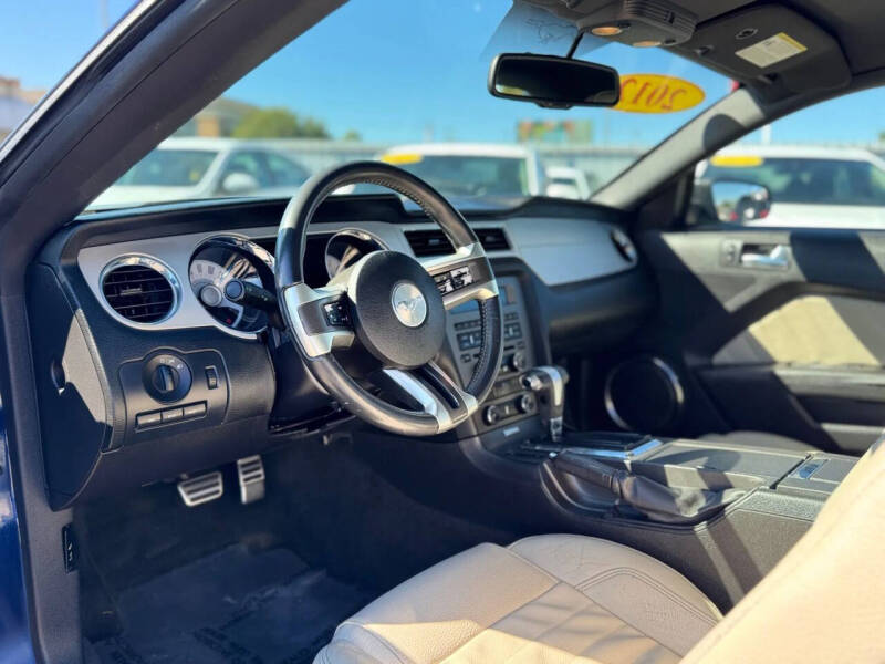 2012 Ford Mustang V6 Premium