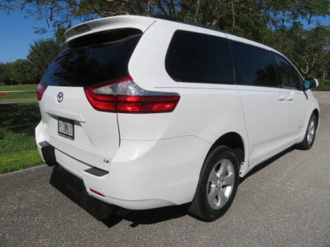 2016 Toyota Sienna LE Mobility 7-Passenger