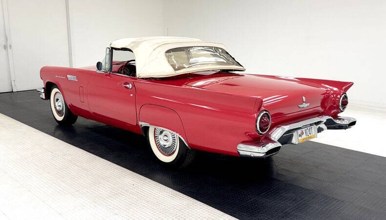 1957 Ford Thunderbird