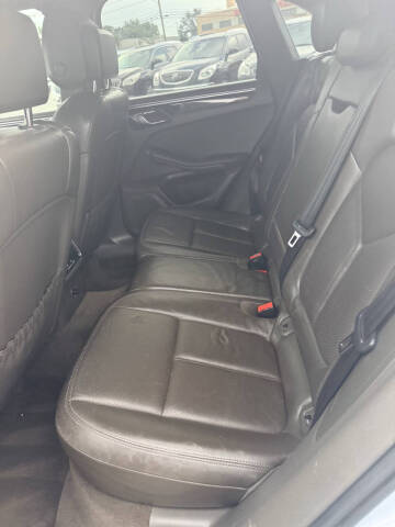 2015 Porsche Macan S