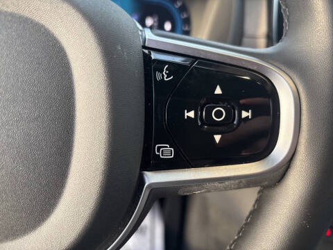 2025 Volvo XC90 B6 Plus Bright Theme 7P