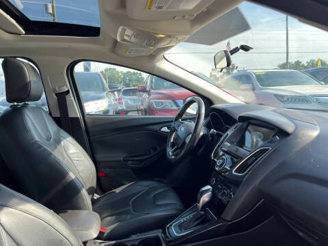 2017 Ford Focus Titanium