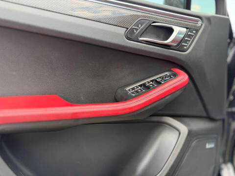 2015 Porsche Macan Turbo