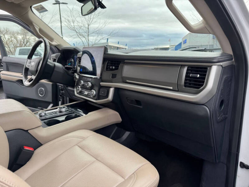 2023 Ford Expedition MAX XLT