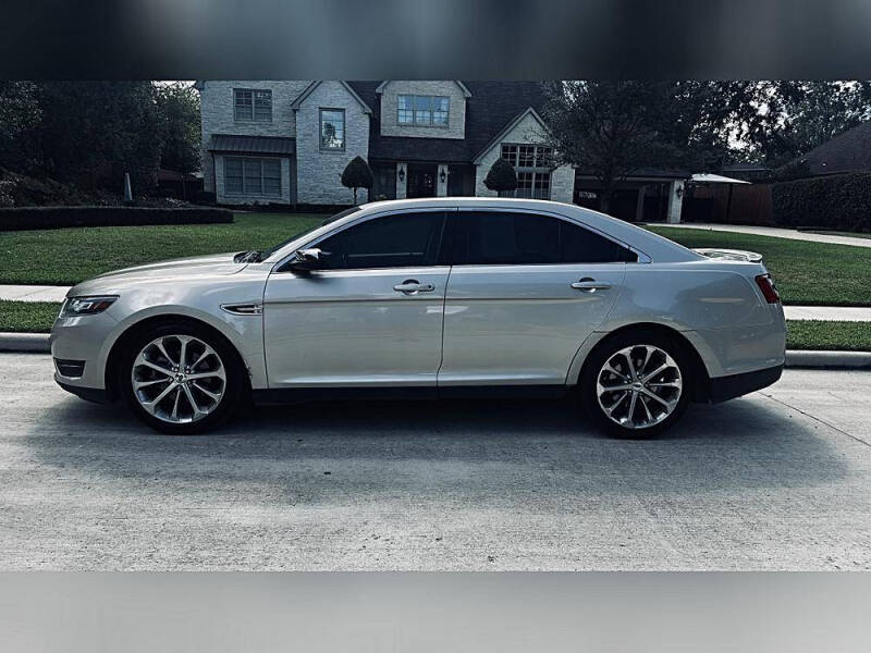 2018 Ford Taurus Limited