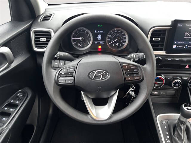 2022 Hyundai Venue SE