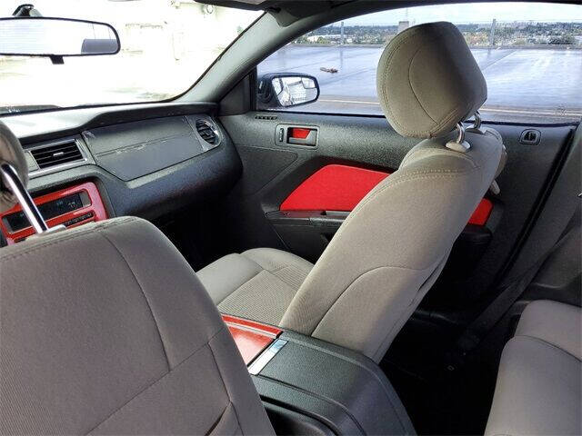 2012 Ford Mustang V6