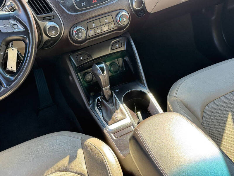 2015 Hyundai Tucson SE