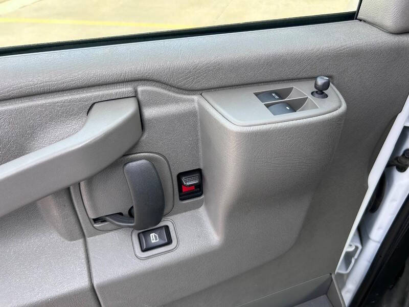 2022 Chevrolet Express LS 3500