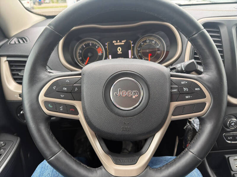 2017 Jeep Cherokee Sport