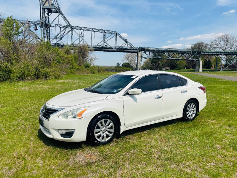 Used 2015 Nissan Altima S with VIN 1N4AL3AP2FC420364 for sale in Burlington, NJ