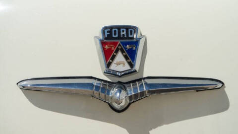 1953 Ford Crestline