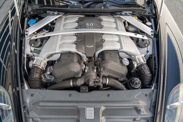 2010 Aston Martin DB9 38