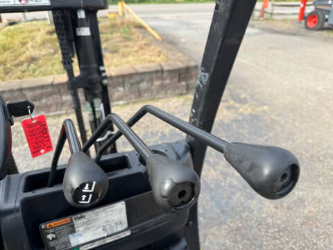 2015 Yale GLP030