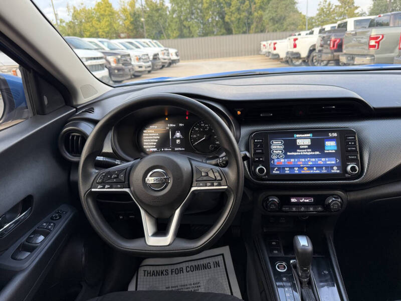 2022 Nissan Kicks SV