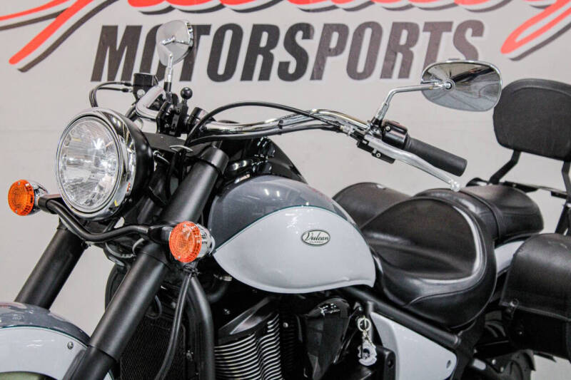 2021 Kawasaki Vulcan 900 Classic