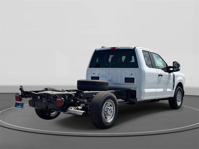 2025 Ford F-350 Super Duty XL