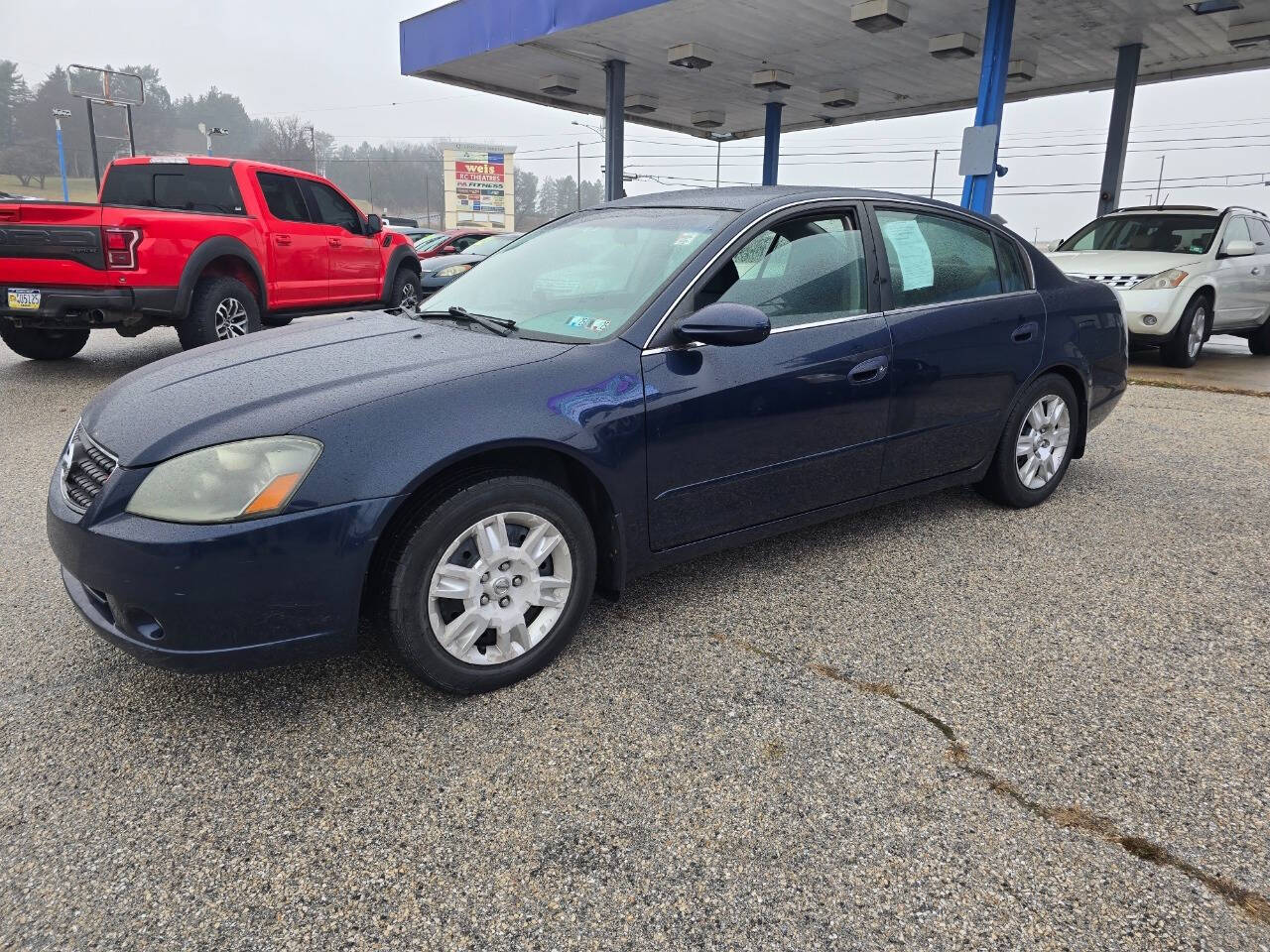 2006 Nissan Altima for sale at QUEENSGATE AUTO SALES in York, PA