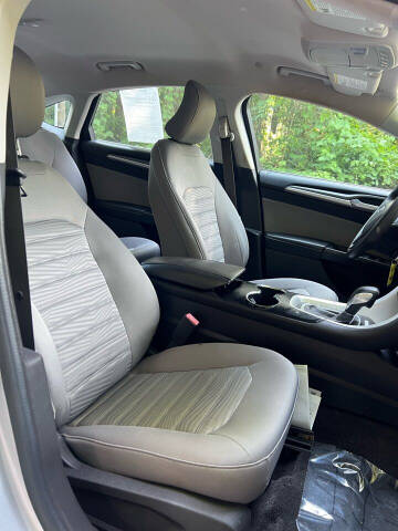 2016 Ford Fusion Hybrid S