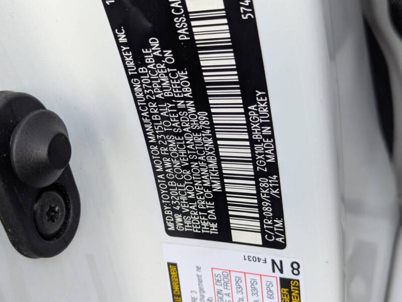 2022 Toyota C-HR XLE