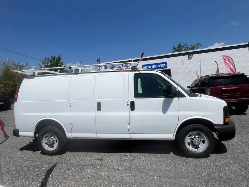 2021 Chevrolet Express 2500