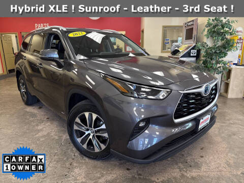 2022 Toyota Highlander Hybrid XLE