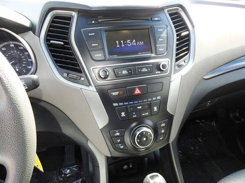 2017 Hyundai Santa Fe Sport  - $15,400
