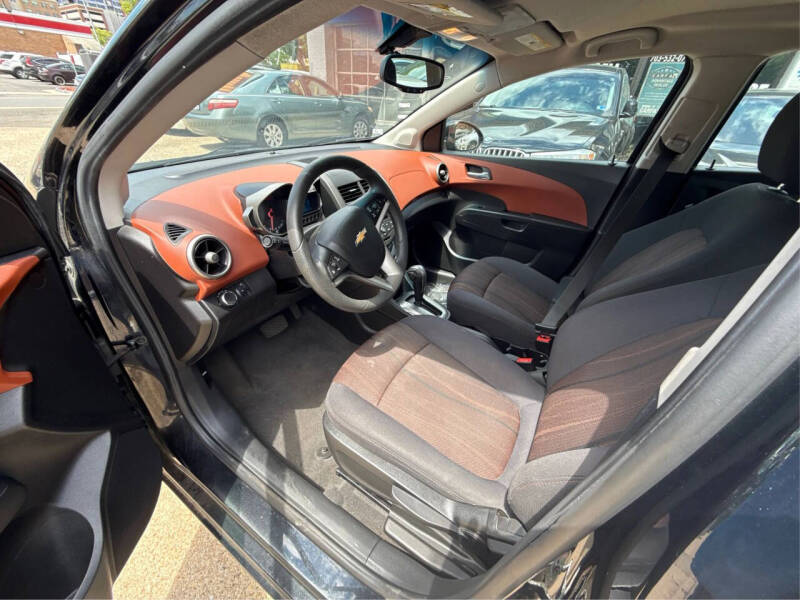 2015 Chevrolet Sonic LT Auto