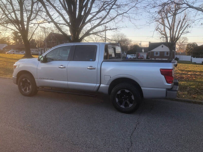 2019 Nissan Titan SV
