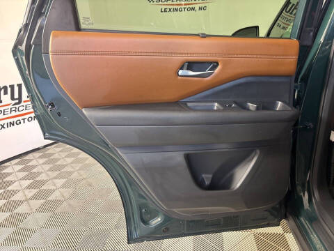 2024 Nissan Pathfinder Platinum