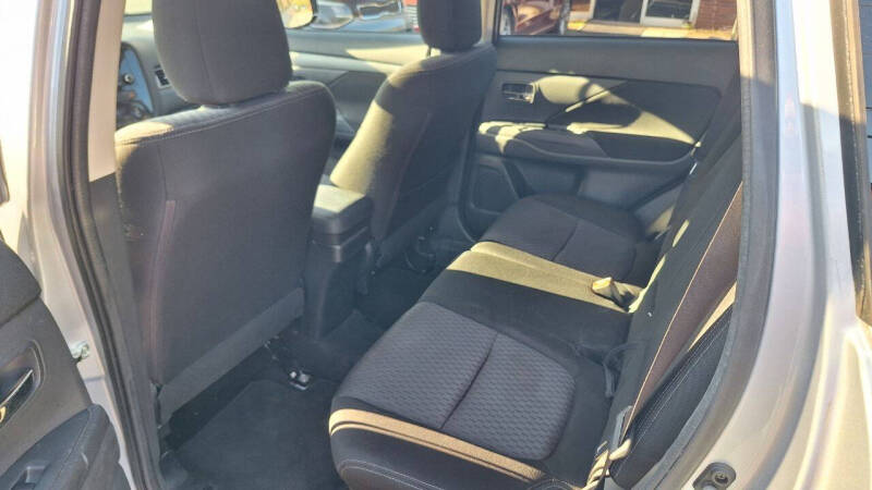 2015 Mitsubishi Outlander ES