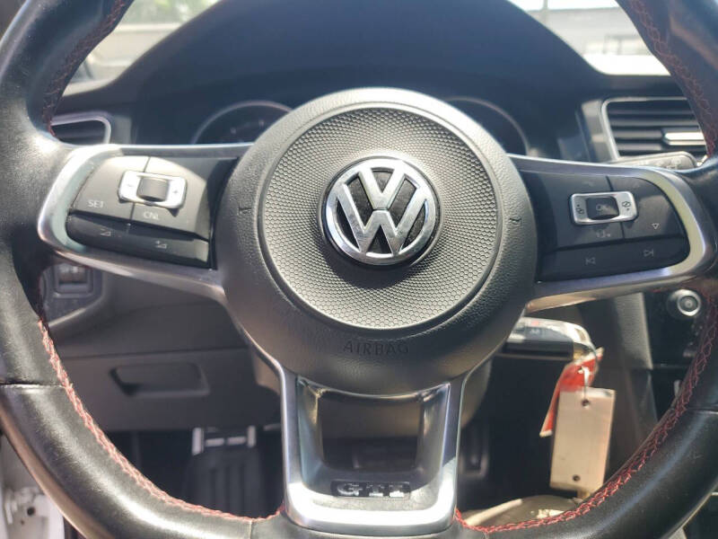 2017 Volkswagen Golf GTI S